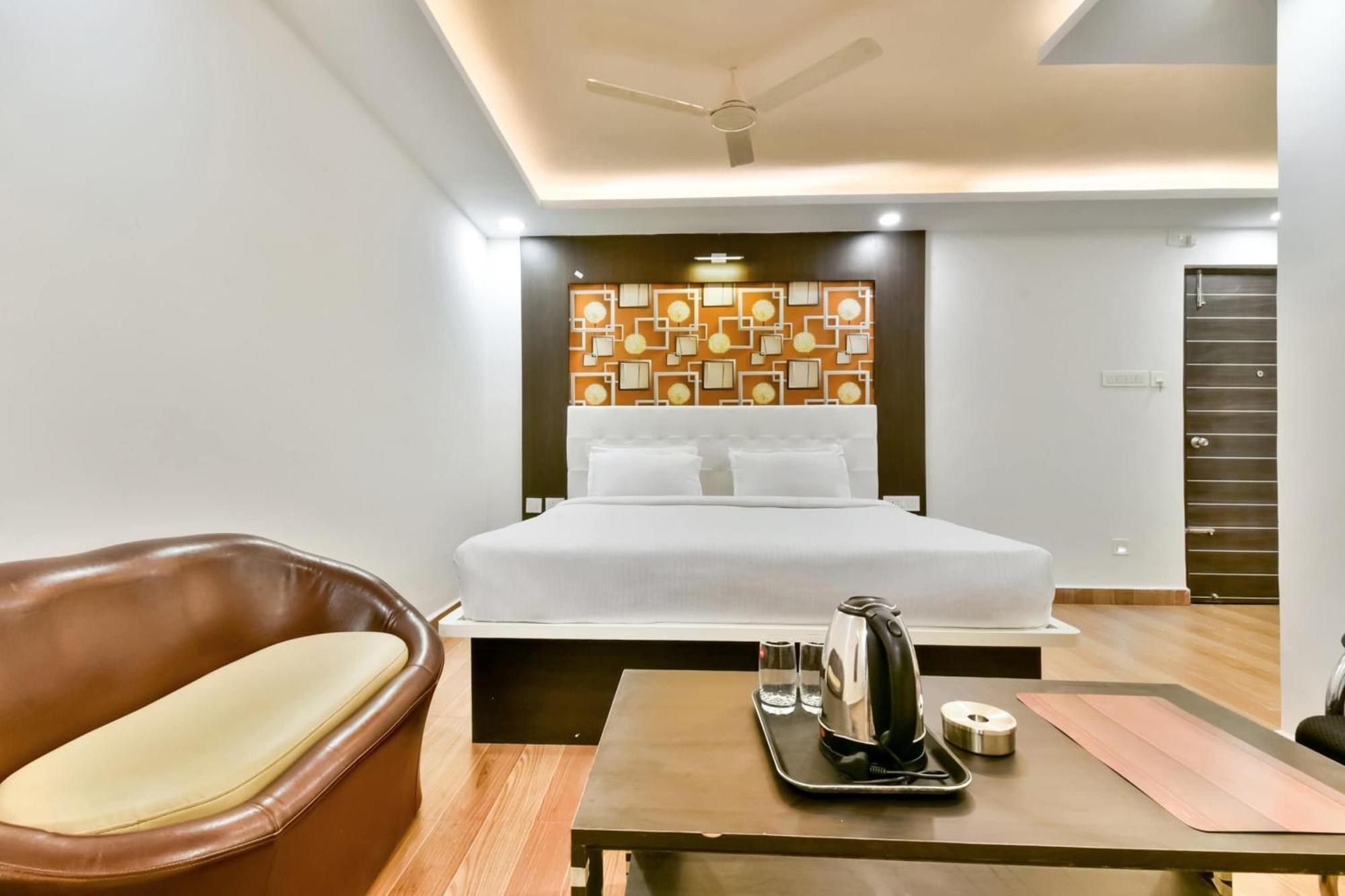 Hotel Collection O Addiction à Patna  Extérieur photo