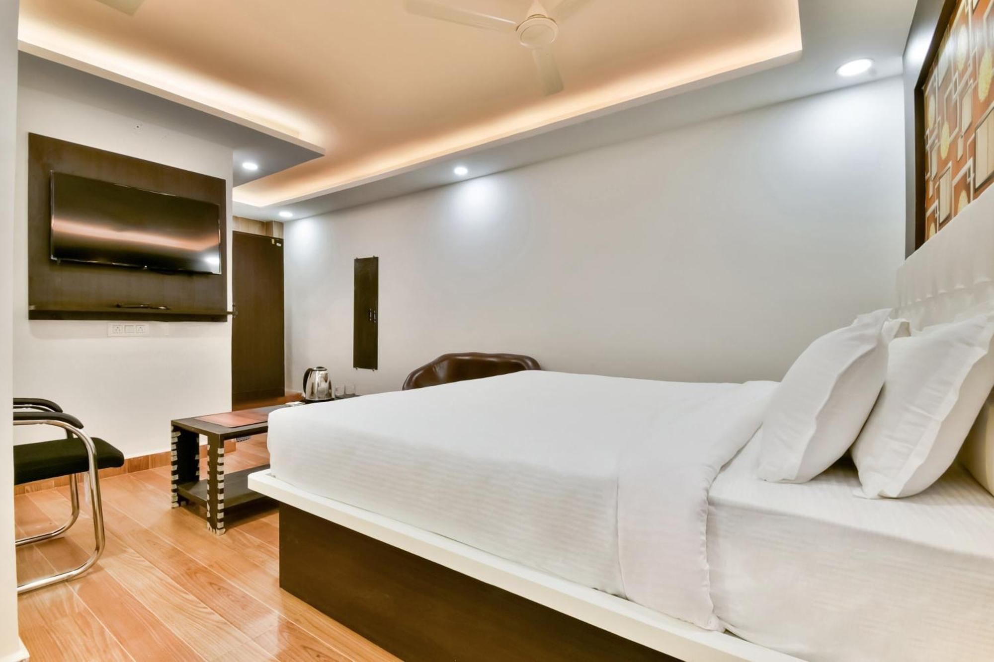 Hotel Collection O Addiction à Patna  Extérieur photo